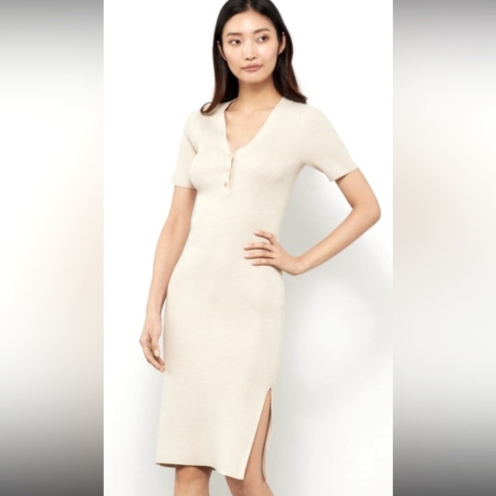 Bcbg Short Sleeve Ribbed knit Midi Dress in off white